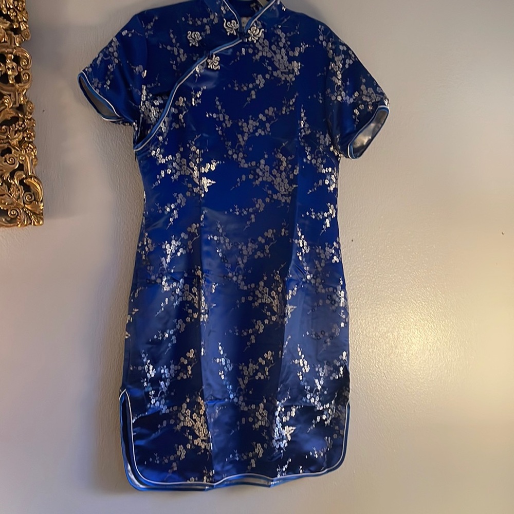 Chinese dress 🎒